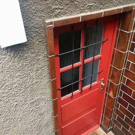 Appartement Optimale Lage In Stuttgart-vaihingen: Einfache Im Souterrain Stuttgart