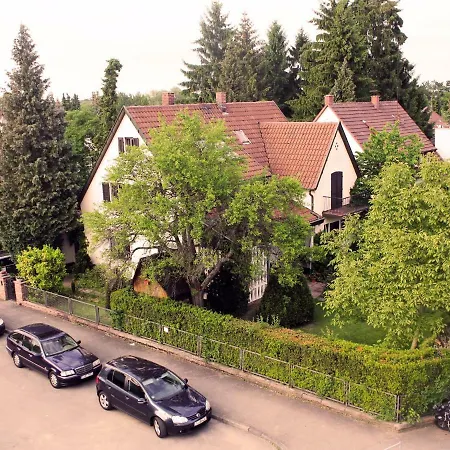 Appartement Optimale Lage In Stuttgart-vaihingen: Einfache Im Souterrain *