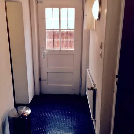 Optimale Lage In Stuttgart-vaihingen: Einfache Im Souterrain Appartement *